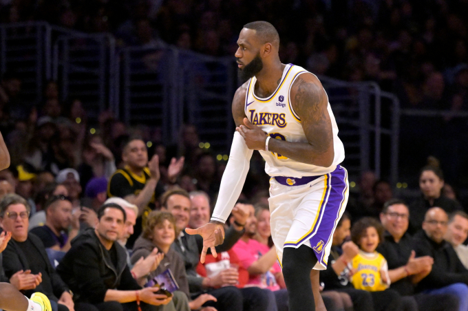 미국프로농구(NBA) LA 레이커스가 인디애나를 꺾고 3연승을 달렸다. 사진은 인디애나와 경기에서 더블더블을 기록한 르브론 제임스. /사진= 로이터