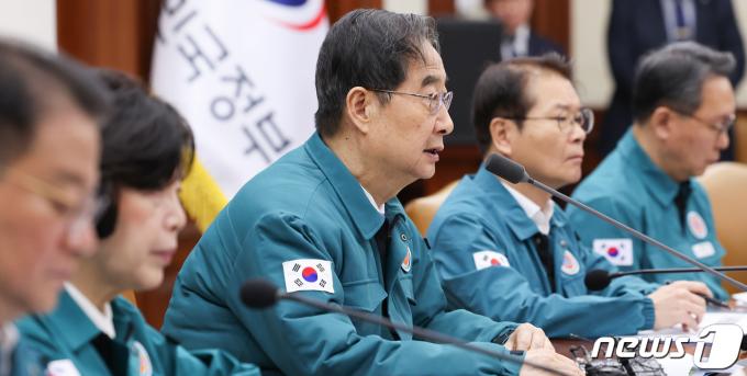 한덕수 국무총리가 22일 서울 종로구 정부서울청사에서 열린 의사집단행동 중앙재난안전대책본부 회의에서 모두발언을 하고 있다. 2024.3.22/뉴스1 ⓒ News1 허경 기자