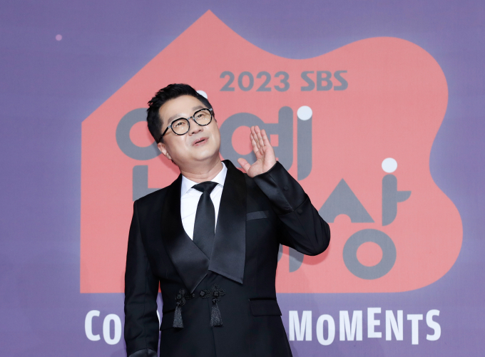 사진은 지난해 12월 서울 마포구 상암 SBS 프리즘타워에서 진행된 ‘2023 SBS 연예대상’ 레드카펫 행사에 참석한 개그맨 지상렬. /사진=뉴스1