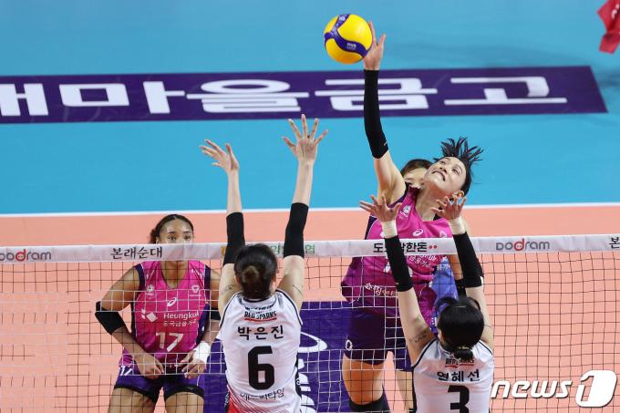 [사진] 김연경 '챔피언 결정전 이끈다'