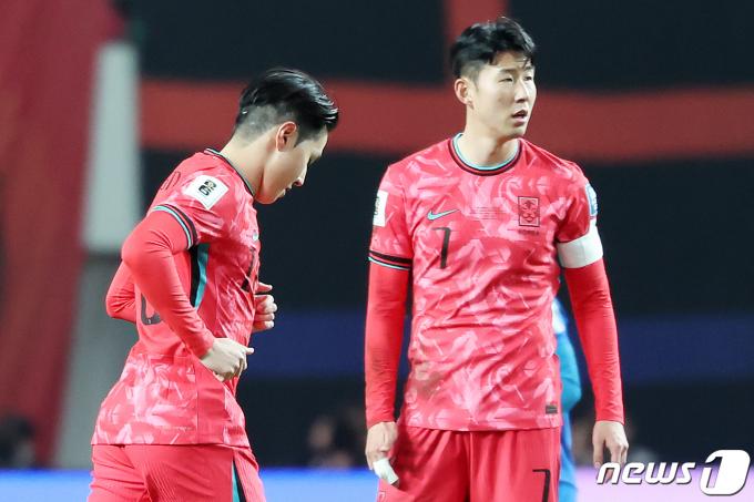 축구대표팀의 손흥민과 이강인. /뉴스1 ⓒ News1 민경석 기자