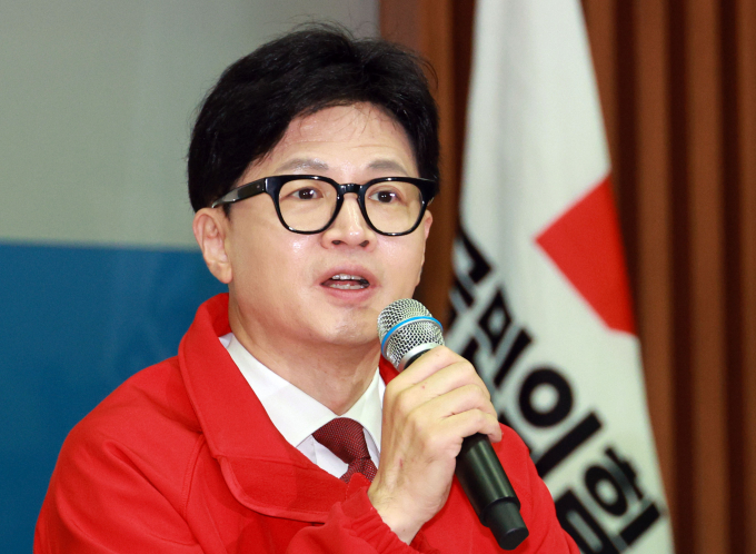 한동훈 국민의힘 비상대책위원장이 27일 시작된 재외국민 투표를 격려했다. 사진은 한 위원장이 27일 인천 남동구 만수새마을금고 본점에서 열린 중앙선거대책위원회의에서 발언하는 모습. /사진=뉴시스(공동취재) 