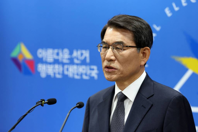 노태악 중앙선거관리위원장이 선거운동을 앞두고 선거범죄에 대한 당부사항을 전했다. 사진은 선거기간 개시일을 하루 앞둔 27일 경기도 과천 중앙선거관리위원회 청사에서 제22대 국회의원선거 ‘국민께 드리는 말씀’을 발표하는 노 위원장. /사진= 뉴시스 