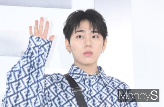 지코가 '더 시즌스' 마이크를 이어 받는다. 사진은 지난해 2월 서울 중구 동대문디자인플라자(DDP)에서 열린 플래그십 부티크 팔라초 펜디(FENDI) 서울 오픈 기념 애프터 파티에서 참석한 가수 지코. /사진=장동규 기자