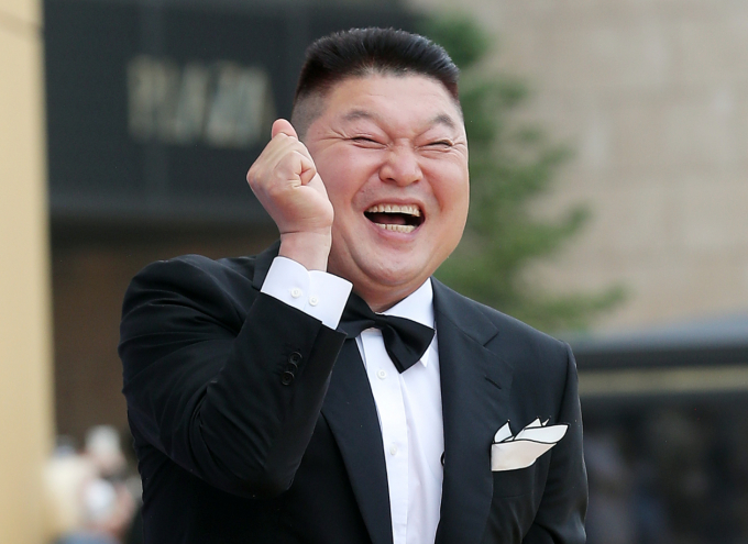 방송인 강호동이 12년 동안 몸담은 SM C&C의 이사로 선임됐다. 사진은 지난 2022년 제1회 청룡시리즈어워즈(Bluedragon Series Awards)' 레드카펫 행사에 참석한 방송인 강호동. /사진=뉴스1