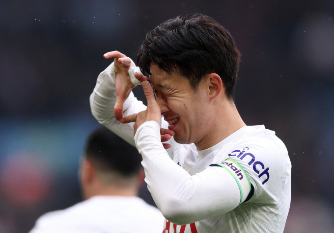 토트넘이 손흥민을 잡기 위해 파격적인 제안을 했다는 영국 매체의 보도가 나왔다. 사진은 손흥민의 찰칵 세리머니 모습. /사진= 로이터