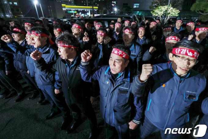 [사진] 결의 다지는 서울버스노조