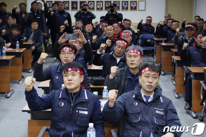 [사진] 12년 만에 파업 돌입하는 서울시버스노조