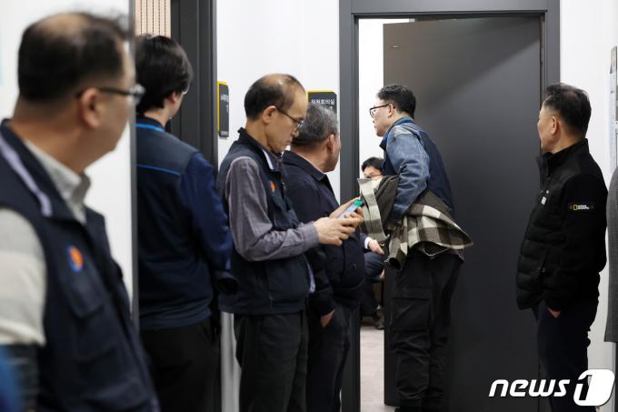 [사진] 사후 교섭 진통 끝에 12년 만에 멈추는 서울 시내버스