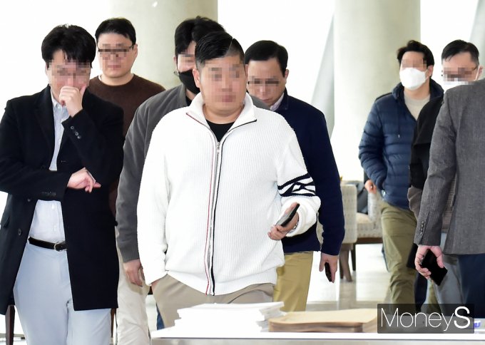 [머니S포토] 한미 운명의 날… 소액주주 손에 결과 판가름
