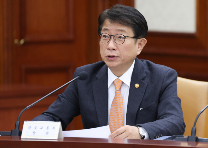 박상우 국토부 장관이 28일 서울 종로구 정부서울청사에서 열린 비상경제장관회의를 통해 건설경기 활성화 방안을 내놨다. /사진=뉴스1 