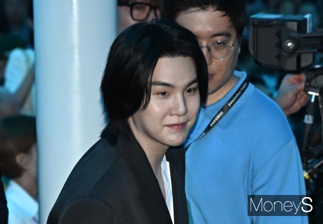  그룹 방탄소년단(BTS) 슈가가 28일 충남 논산 육군훈련소에 입소했다. /사진=장동규 기자