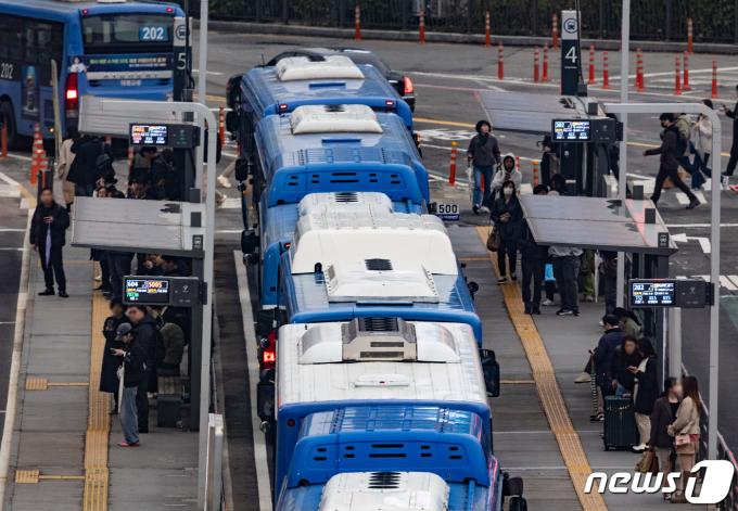 [사진] '퇴근길 버스 대란 없다'