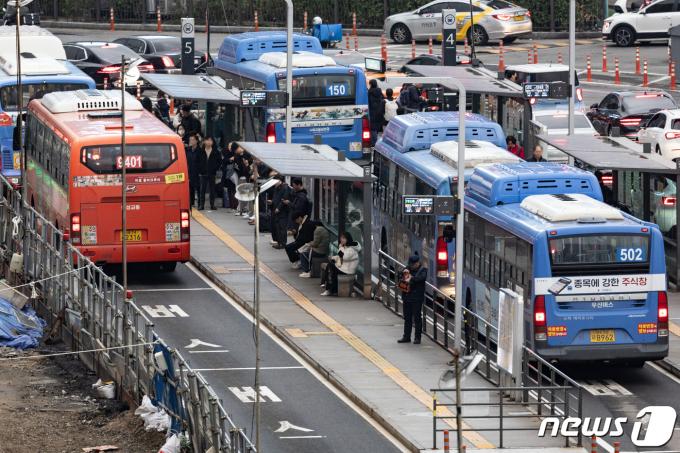 [사진] 버스 노사 합의에 퇴근길 대란 없다