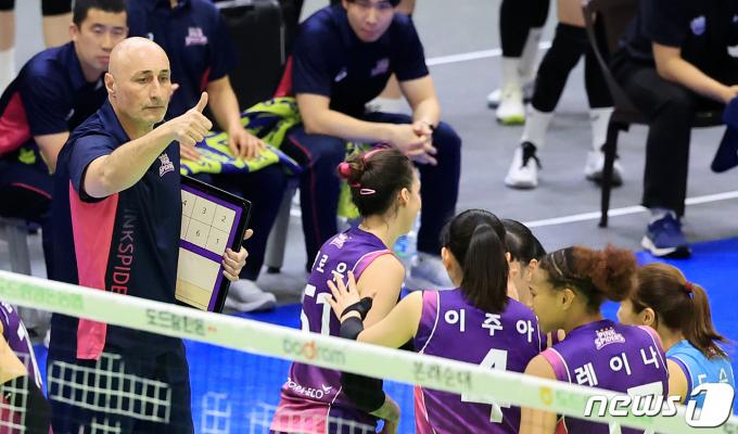 [사진] 아본단자 감독, 너희들이 최고야!