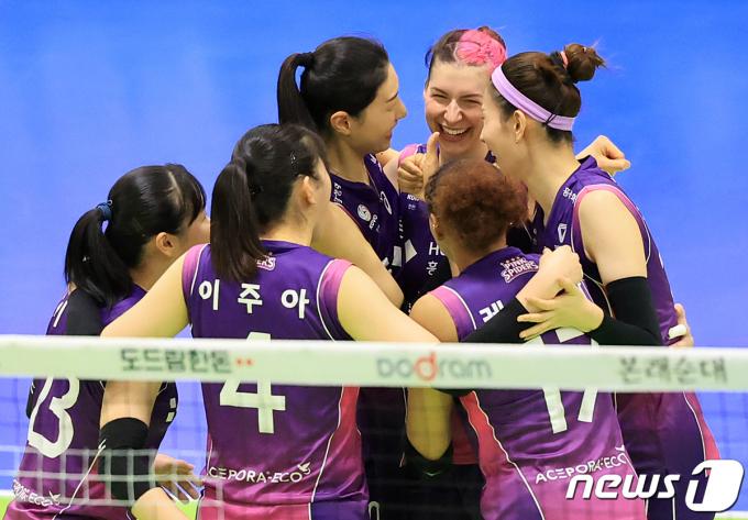 [사진] '윌로우가 최고야'