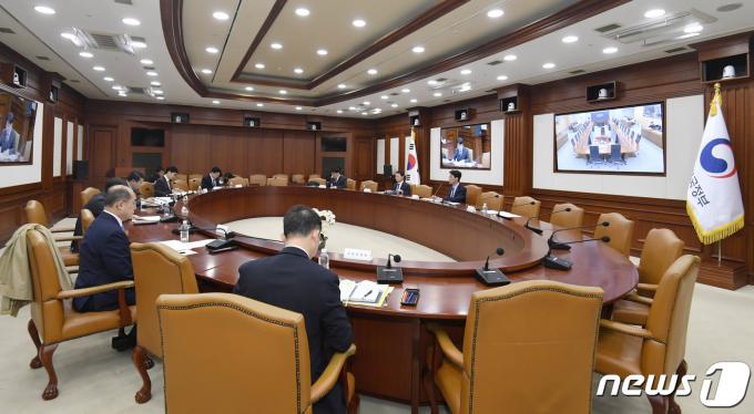 [사진] 재정집행 점검회의 주재하는 김윤상 기재부 차관