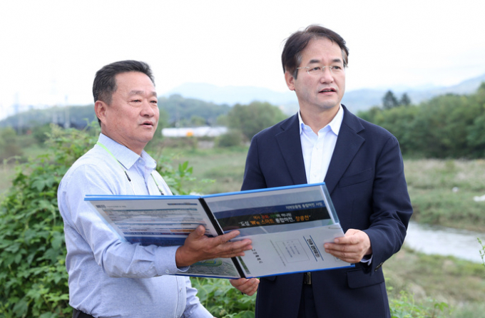 지축동 보행환경개선 현장을 방문한 이동환 고양시장. / 사진제공=고양특례시