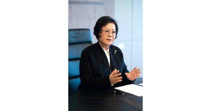지난 28일 한마사이언스 주주총회에서 주주측의 사내이사 후보 안건이 상정되면서 OCI그룹과의 통합이 무산되고 말았다. 이에 대해 통합을 추진했던 송영숙 회장은 "조금 돌아갈 뿐, 다시 방안을 찾겠다"는 계획을 공개했다. /사진=한미약품