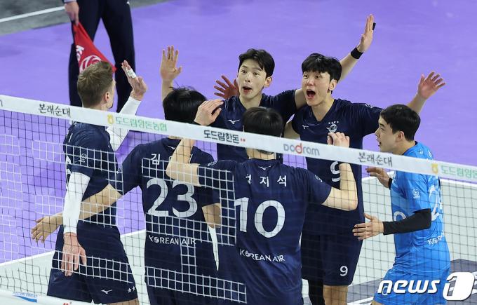 [사진] 대한항공, 통합우승을 향해