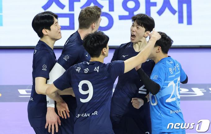 [사진] 막심 보며 포효하는 한선수, 복덩이!