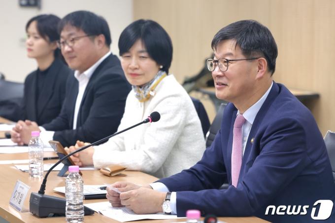 [사진] 이기일 차관, 자립준비청년 지원 사업 운영 현황 점검