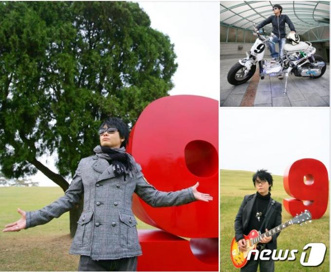 가수 이승환이 SNS에 조국혁신당 기호인 9를 상징하는 조형물과 바이크와 함께 찍은 사진을 게시했다. (SNS 갈무리) ⓒ 뉴스1