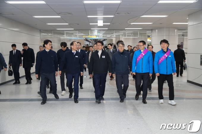 [사진] 박상우 장관, GTX-A 개통 현장점검