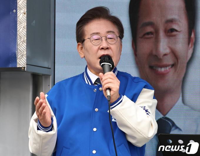 [사진] 송기호 지지발언하는 이재명 대표