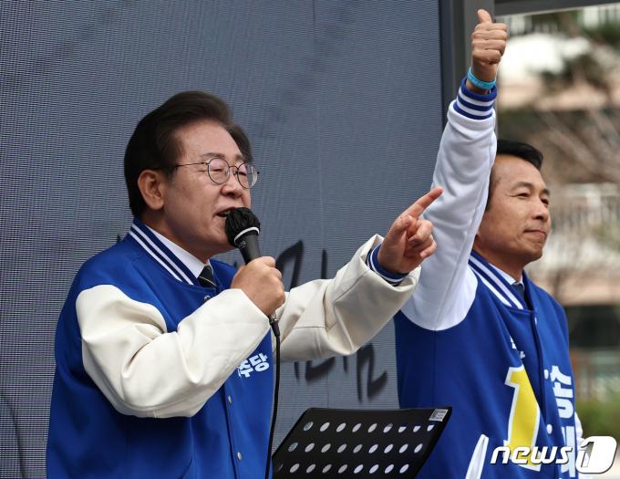 [사진] 이재명, 선거운동 첫 주말 민심잡기