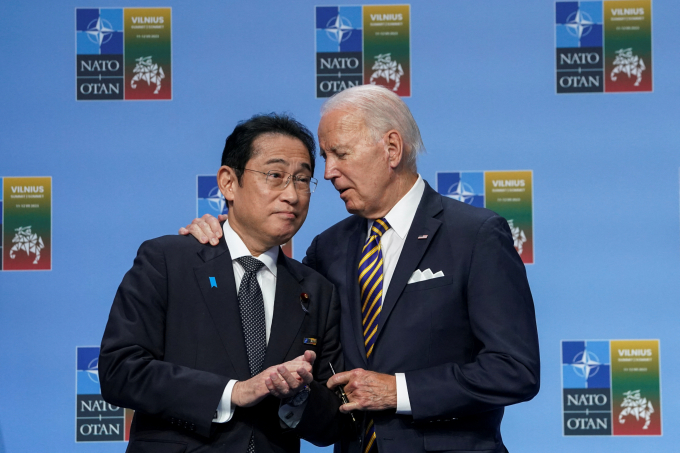 미-일 정상회담을 앞두고 공동성명 내용에 관심이 모이고 있다. 지난해 열린 나토 서밋에서 대화하는 바이든 미 대통령과 기시다 일본 총리. /사진=로이터