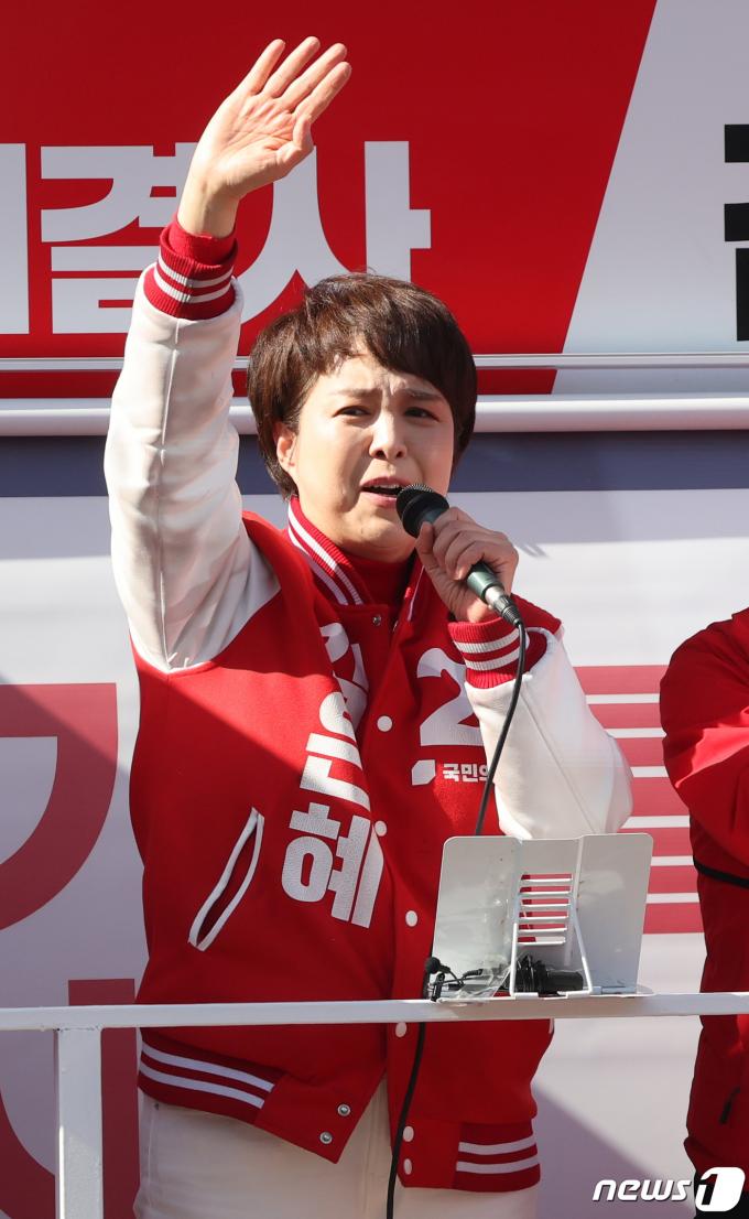 [사진] 지지 호소하는 김은혜 후보