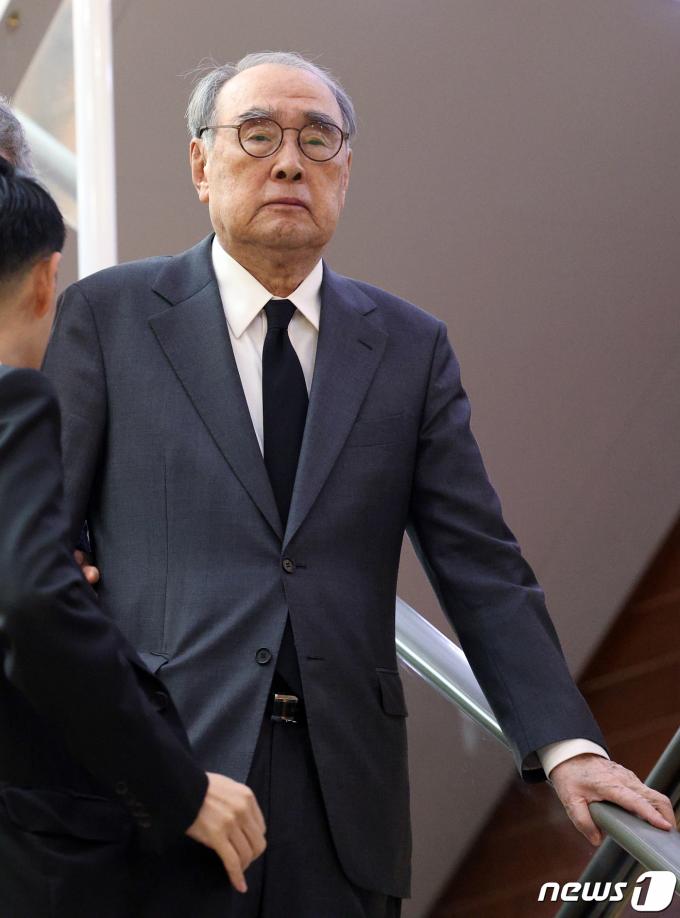 [사진] 빈소 향하는 이홍구 전 총리