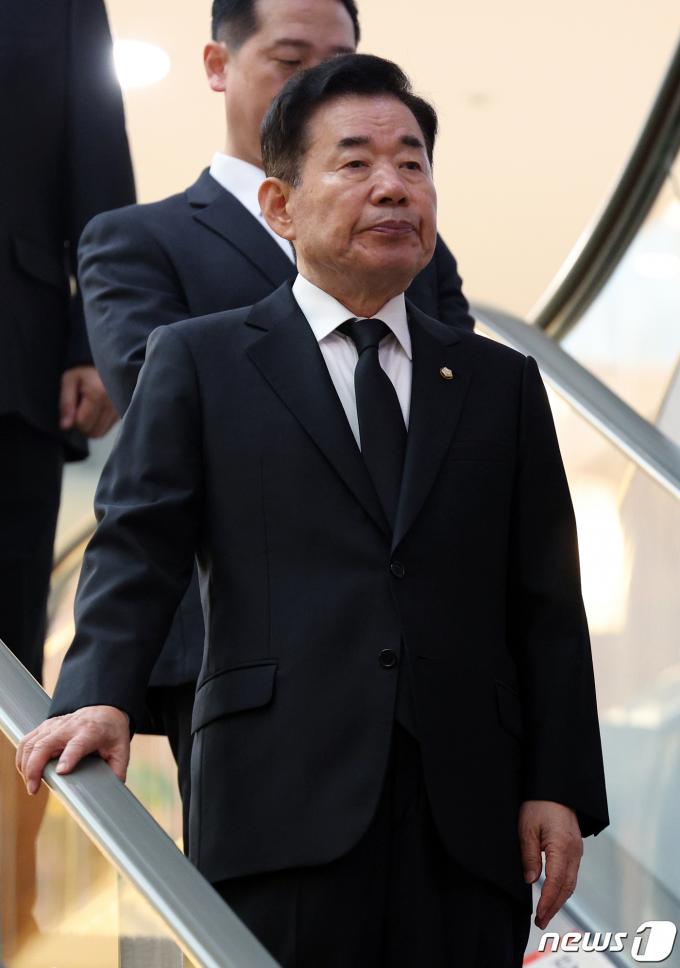 [사진] 고 조석래 명예회장 빈소 찾은 김진표 국회의장