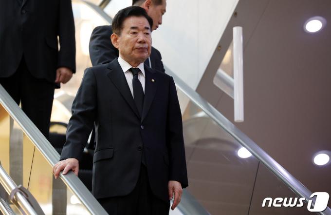 [사진] 빈소 향하는 김진표 국회의장