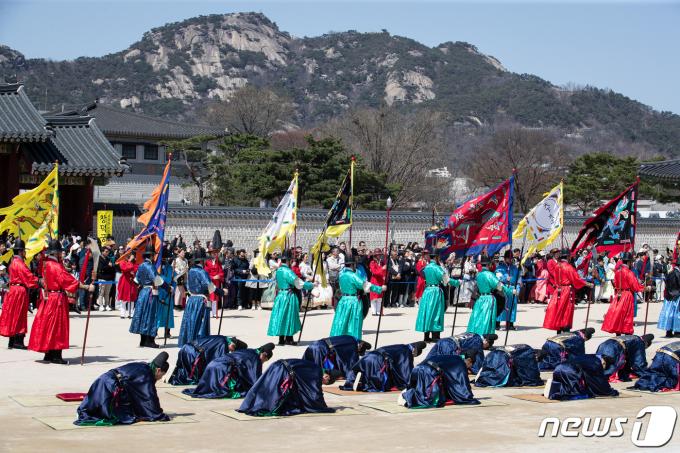 [사진] 경복궁에서 열린 전국 수문장 임명의식