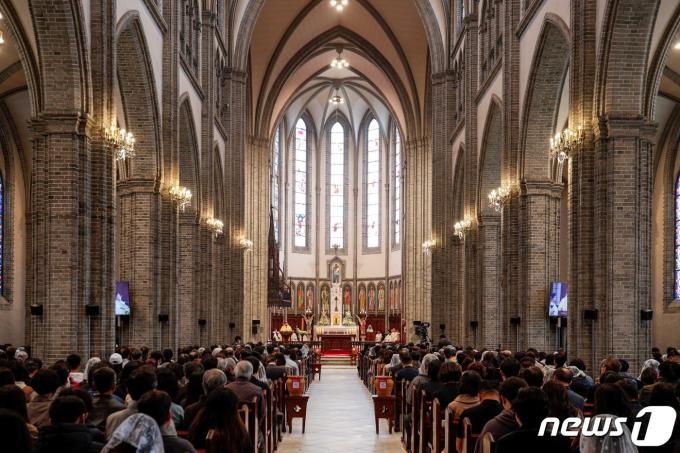 [사진] 명동성당에서 열린 부활절 미사