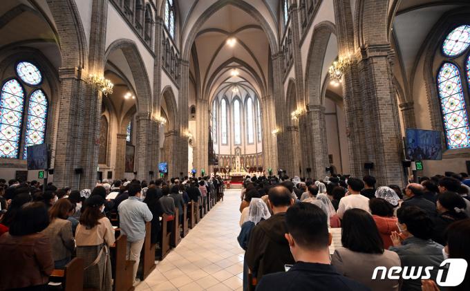 [사진] 명동성당에서 열린 부활절 미사