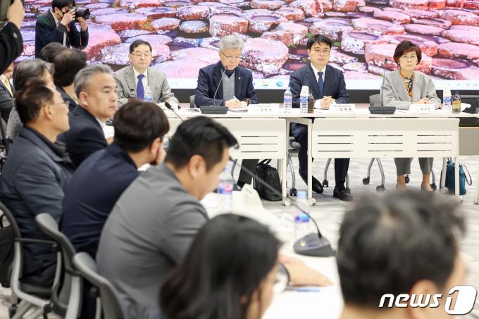 [사진] 한자리에 모인 의협 비대위