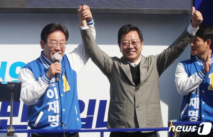 [사진] 이재명 대표 지지하는 배우 이기영
