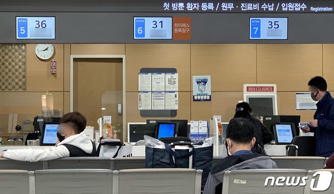 [사진] 언제까지…