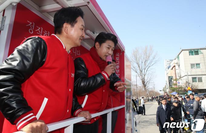 [사진] 지지 호소하는 원희룡·이천수