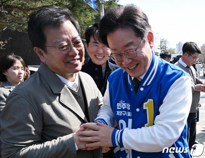 [사진] 배우 이기영, 이재명 대표 지원 유세