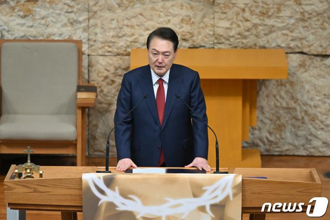 [사진] 윤 대통령 “나라 안팎으로 심각한 도전과 위기에 직면”