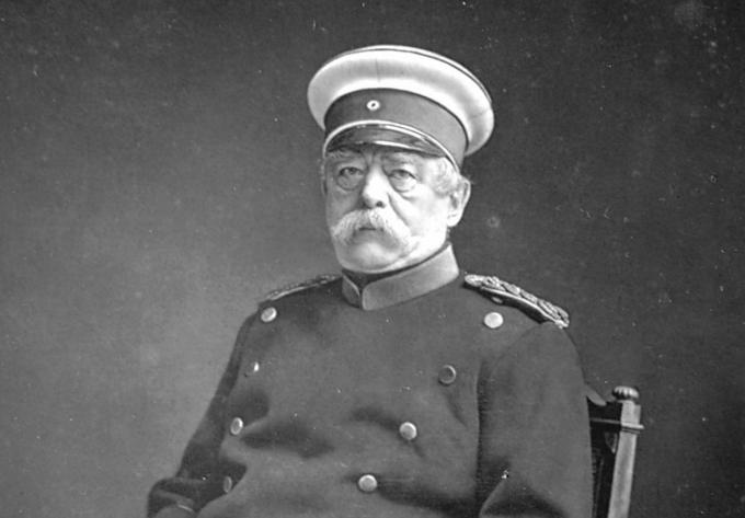 오토 폰 비스마르크(출처: 브라운 에 콤파니, 흑백사진(1890년 이전), Wikimedia Commons, Public Domain)