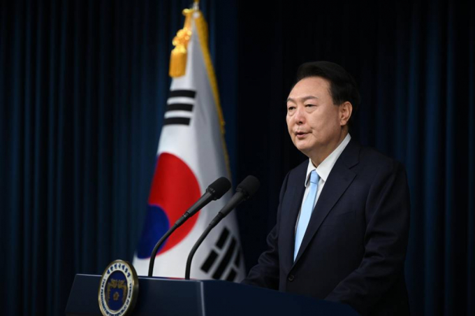 윤석열 대통령이 의대 증원 정원 2000명에 대해 꼼꼼하게 산출한 최소한의 규모라고 밝혔다. 사진은 1일 서울 용산 대통령실에서 대국민 담화 '국민께 드리는 말씀'을 발표하고 있는 윤석열 대통령. /사진= 대통령실 제공