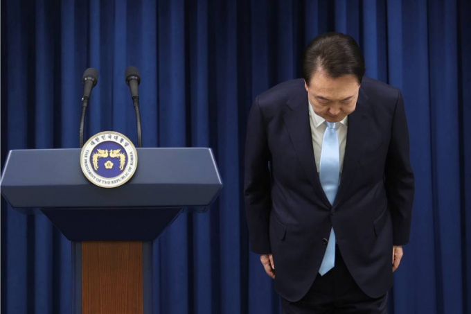 윤석열 대통령이 의대 증원과 관련해 국민의 지지를 호소했다. 사진은 1일 서울 용산 대통령실에서 대국민 담화 '국민께 드리는 말씀' 발표에 앞서 인사하고 있는 윤석열 대통령. /사진= 대통령실 제공