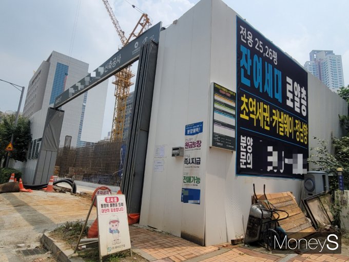 건설경기 침체기에 국내 주요 대형 건설업체들의 정비사업 수주 경쟁이 줄어들면서 수주액도 지난해와 비교해 감소했다. 사진은 인천 신축공사 현장/사진=신유진 기자 
