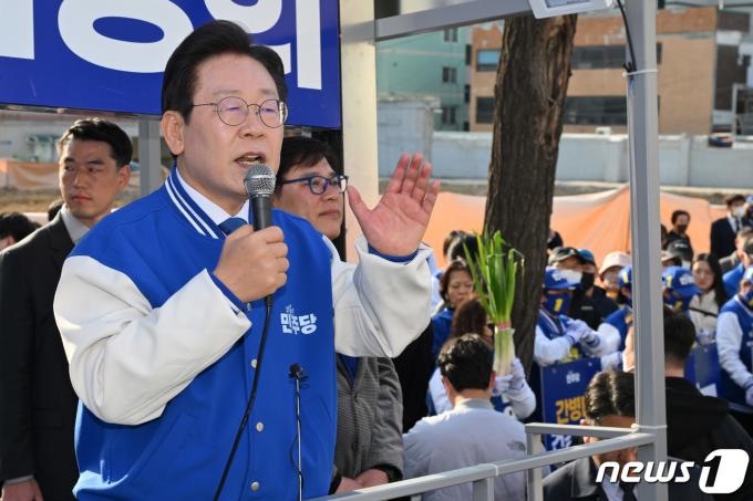 [사진] 인천 미추홀구서 지원유세하는 이재명 대표