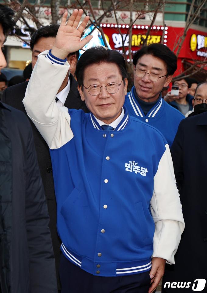 [사진] 영종하늘도시 찾은 이재명 대표